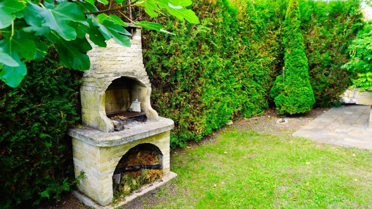 Вила Афина - Villa Afina Balcsik Kültér fotó