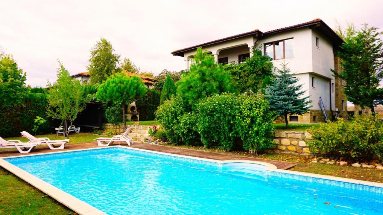 Вила Афина - Villa Afina Balcsik Kültér fotó