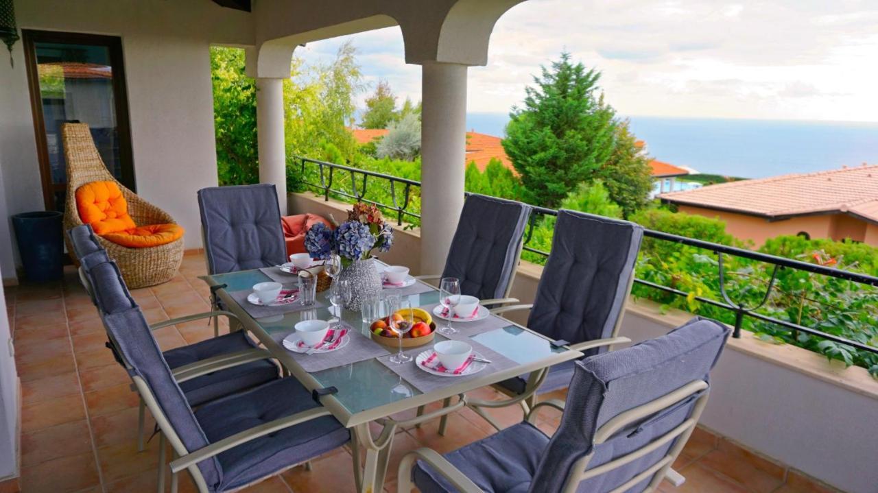 Вила Афина - Villa Afina Balcsik Kültér fotó