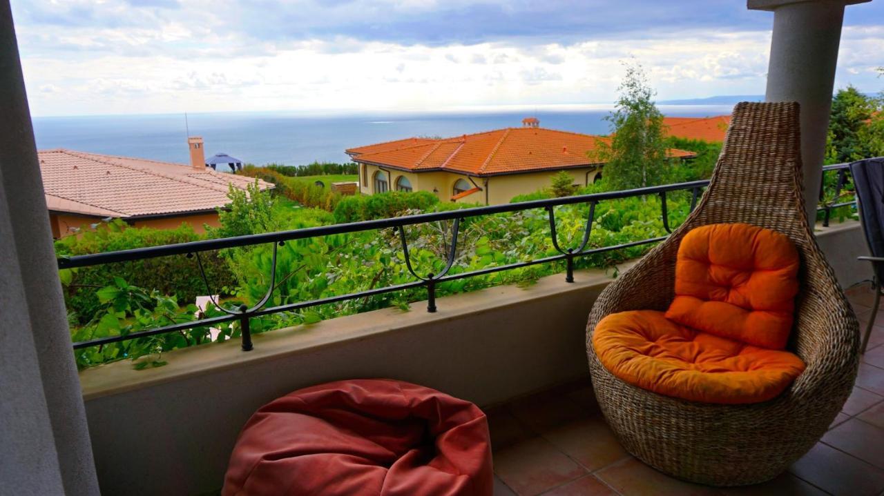 Вила Афина - Villa Afina Balcsik Kültér fotó